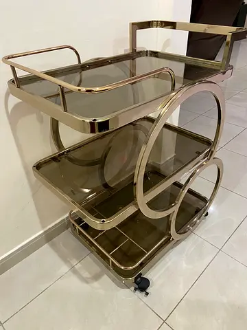 Serving trolley