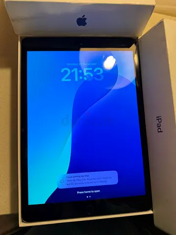 Brand New Apple iPad 8th 128gb WiFi+Cellular with Box