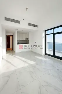 2 Bed w Laundry | Ready to move | Prime Location