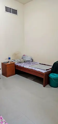 One executive bed space. Near Madina mall,Muhaisnah 4, from May 1st. Preferably Keralite.