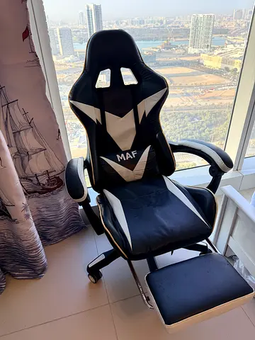 Reduced price!!!Stylish Ergonomic Gaming Chair Black and White