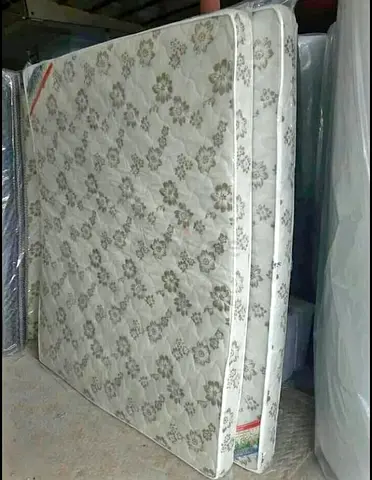 180x200cm king size mattress. All times delivery available