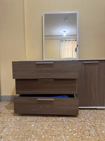 Dressing table