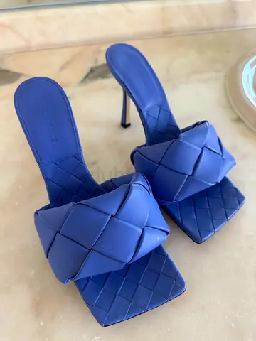 Chic Blue authentic bottega veneta for sale
