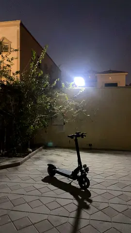 Electric scooter (NEGOTIABLE)