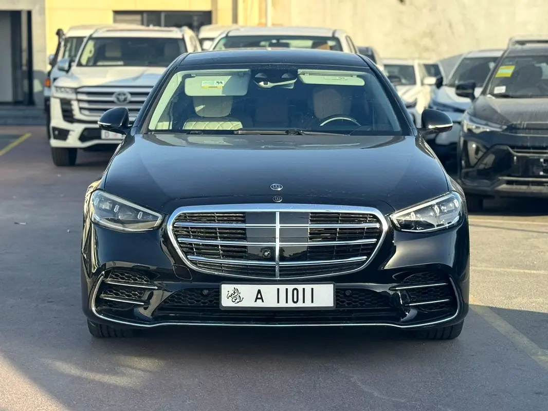 Mercedes-Benz S-Class 2022 — photo 1 of 15