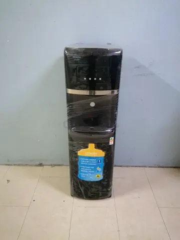 Bottom load water dispenser