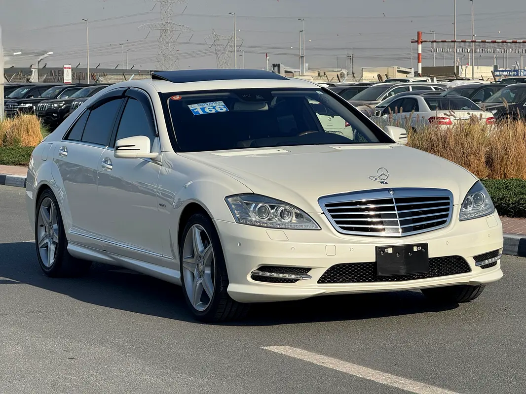 Mercedes-Benz S-Class 2012 — photo 1 of 17