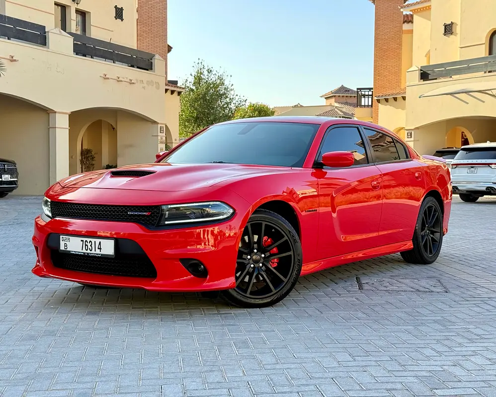 Dodge Charger 2022 — photo 1 of 17