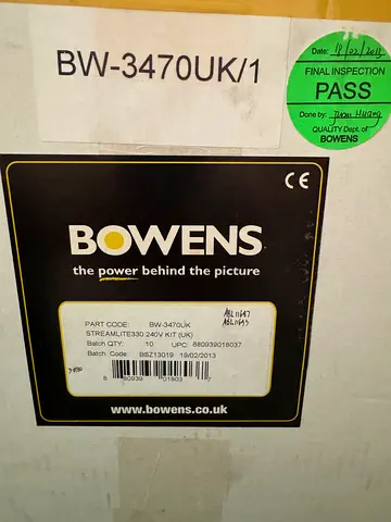 Bowers Streamlite 330 photographic lighting