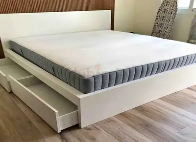 IKEA malam king‑size bed (180 × 200 cm) with 2 storage drawers underneath and an IKEA mattress