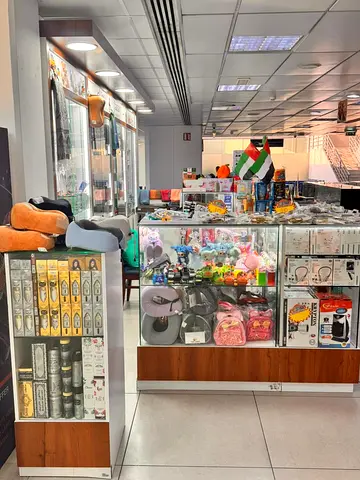 Premium Retail Display Counter for Sale – Excellent Condition