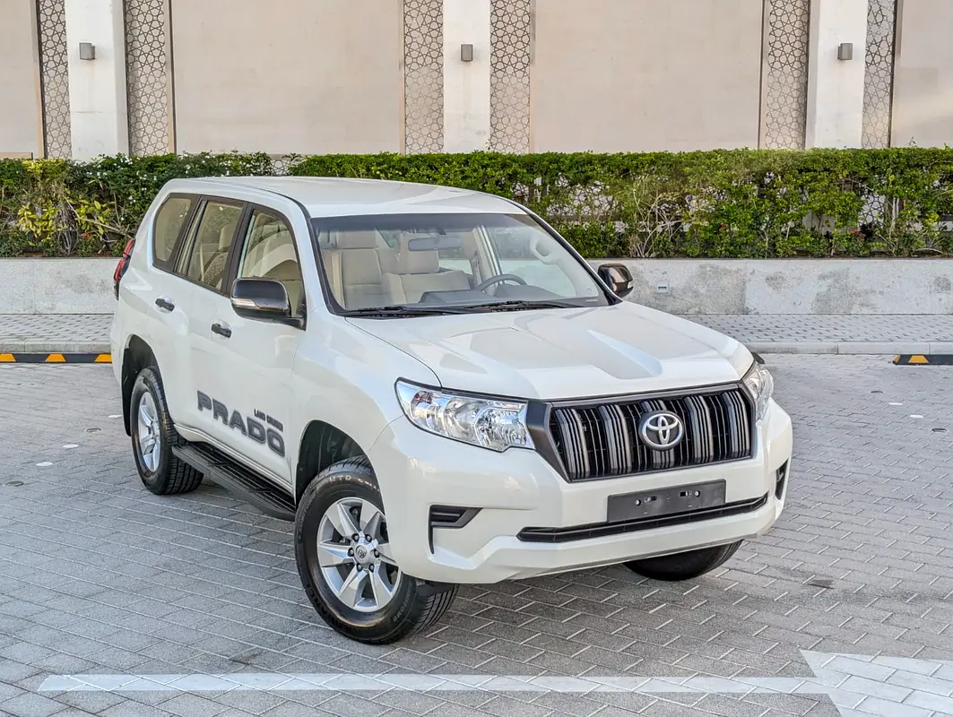 Toyota Prado 2023 — photo 1 of 19