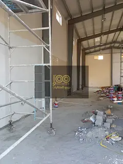 Available warehouse + 15 thousand square feet + 5 rooms, 100 electricity