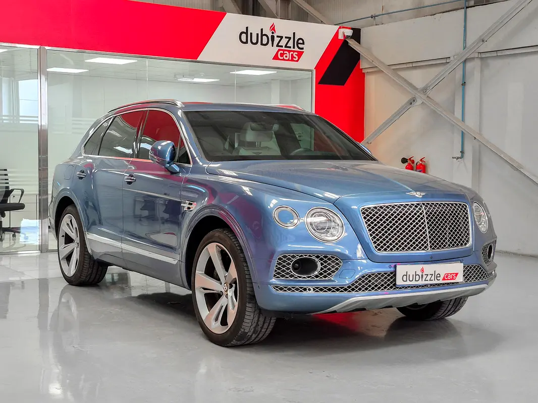 Bentley Bentayga 2020 — photo 1 of 13