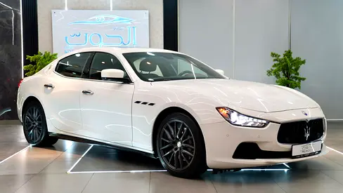 BEST WHITE MASERATI GHIBLI S Q4 V6 || TOP RANGE || GCC || RED INTERIOR  || ACCIDENT FREE || NEW