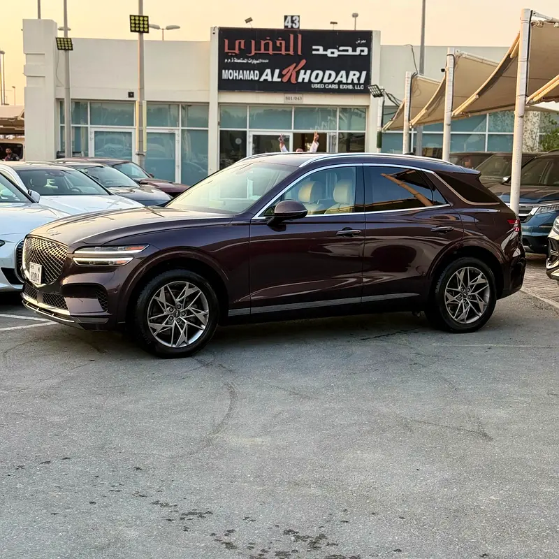 Genesis GV70 2022 — photo 1 of 19