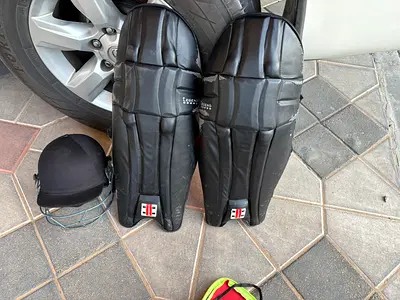 Cricket pads