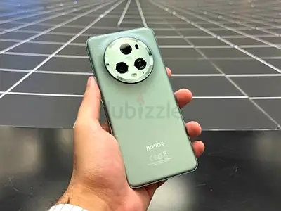 Honor Smartphone with Unique Camera Design