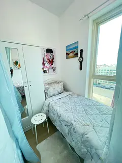 BED SPACE LUXURY For Ladies Al barsha1 Near Metro Insurance (Al Mashreq)