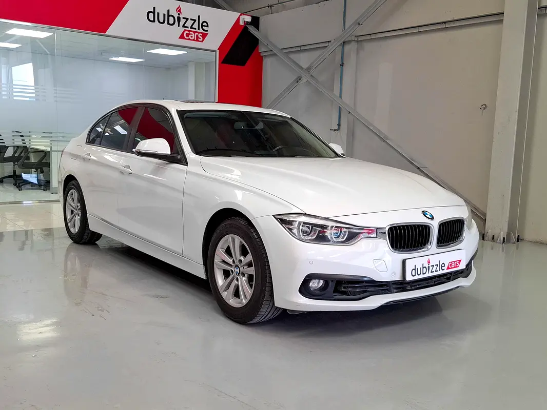 BMW 3-Series 2018 — photo 1 of 15
