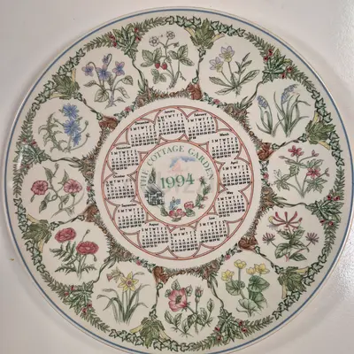 Vintage Heritage Calendar Plate 1994