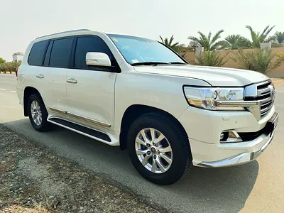 2018 LAND CRUISER GXR 4.7 V8 - GCC SPECS - FULL SERVICE HISTORY - UNDER SERVICE CONTRACT