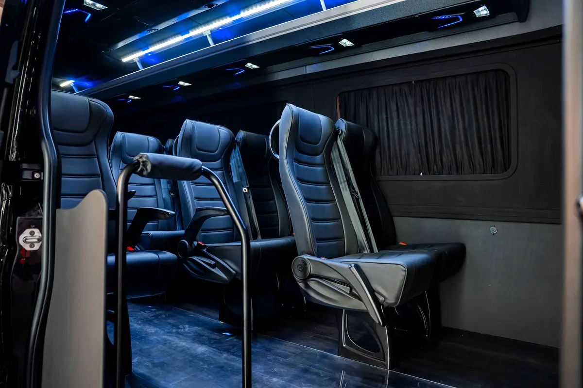 Mercedes-Benz Sprinter 2026 — photo 1 of 16