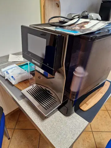 Siemens eq700 coffee machine bean to cup espresso , wifi