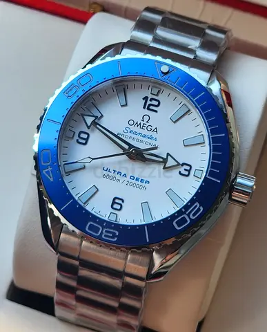 Mens watch