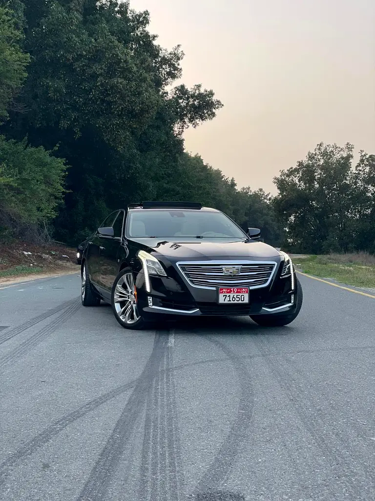 Cadillac CT6 2017 — photo 1 of 15