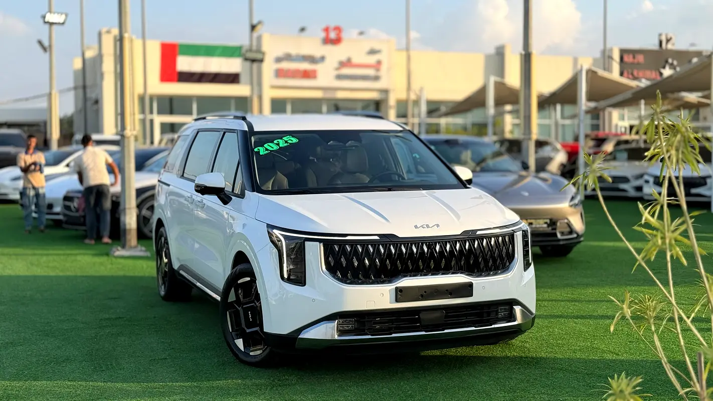 Kia Carnival 2025 — photo 1 of 19