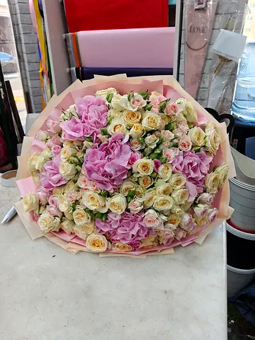 Valentine flower gift