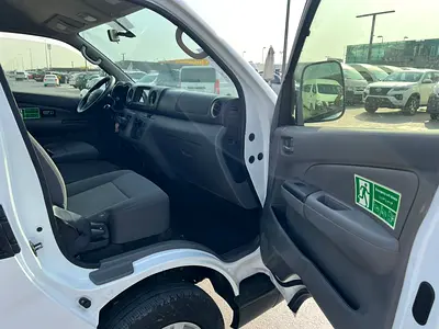2022 Nissan URVAN — миниатюра 11