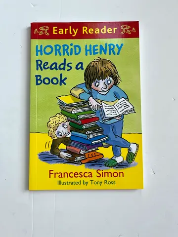 Horrid Henry Reads a Book