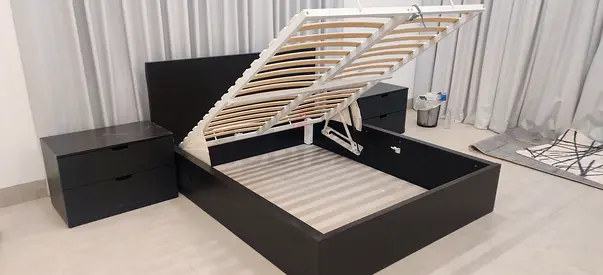 Ikea Hydraulic Queen size bed frame 160 ×200 available in perfect condition