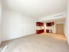 Spacious 1Br - Lower Floor- Community View- Bright