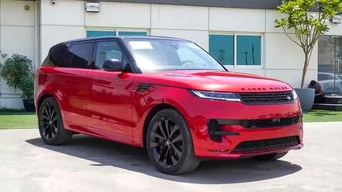 Land Rover Range Rover Sport 2023 — photo 1 of 12