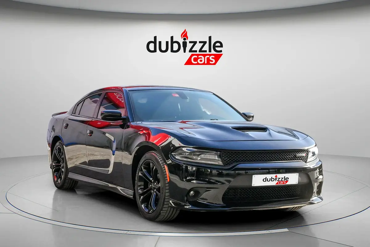 Dodge Charger 2021 — photo 1 of 18