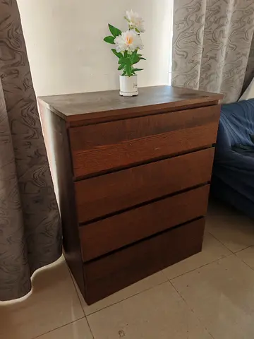 Stylish Wooden Chest of Drawers
