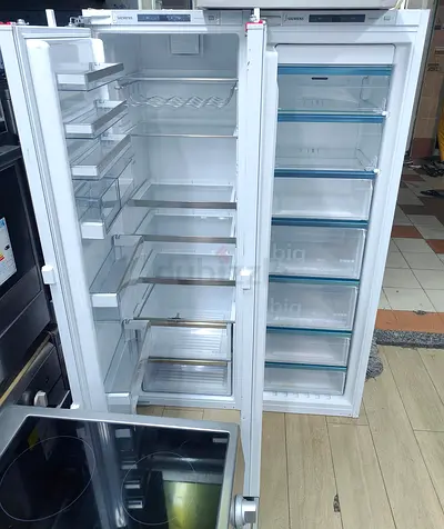 SIEMENS Built-in like new Separate fridge freezer