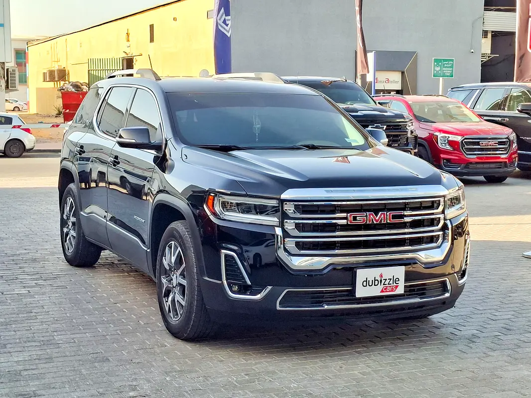 GMC Acadia 2023 — photo 1 of 15