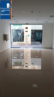 Spacious Street Facing Shop in Prime Commercial Location