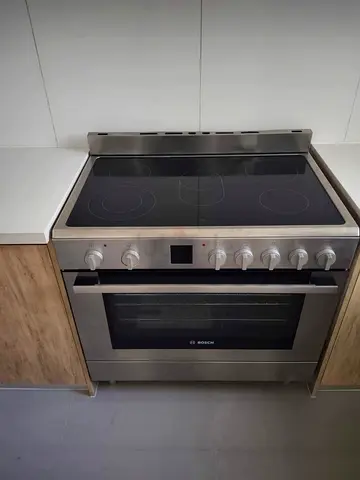 Bosch 5 zones electric cooking range 90cm