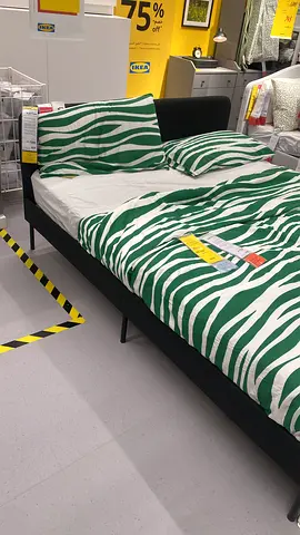 IKEA bed without mattress - 160/200cms