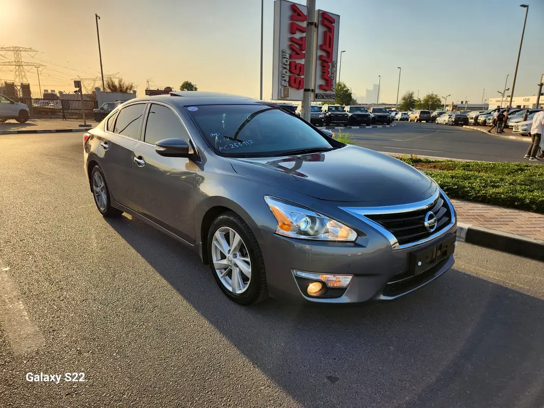 Nissan Altima 2015 — photo 1 of 15