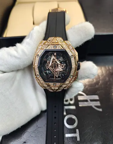 Luxury Diamond-Studded Wristwatch