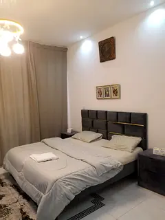 Fully furnished master room including bills in villa