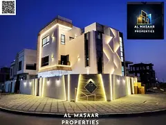 Luxury villa on the corner of two streets, 6 master bedrooms, a bathroom, and a swimming pool, at a