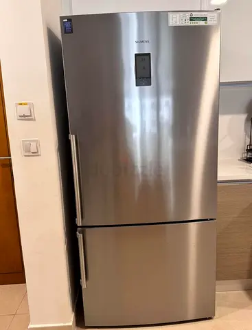 New Siemens iQ700 Top Fridge Bottom Freezer Stainless Steel Body